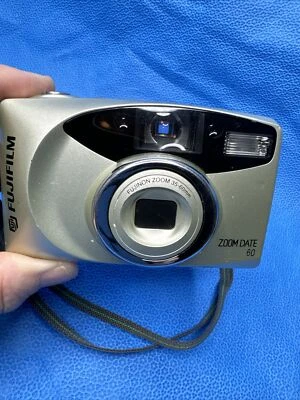 FUJIFILM Zoom Date 60 35mm Film Point Shoot Auto Focus Camera Y2k Not Tested - Image 1 of 4