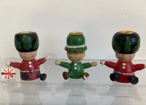 3 Vintage Holz handbemalte Kerzenhalter Weihnachten Elfen Santa Elfe 2" klein - Bild 1 von 14