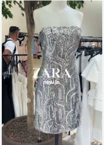 Zara: Short dress with a straight neckline and bare shoulders. Sequin appliqué  - Picture 1 of 11