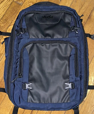 Водонепроницаемый прочный легкий рюкзак для ноутбука Arctic Hunter Windtook USB - Изображение 1 из 4