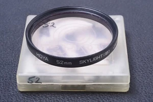 ✅ HOYA SKYLIGHT 1B 52MM FILTER GENUINE LENS OR CAMERA SCREW IN W/ KEEPER 108-3 - Picture 1 of 2