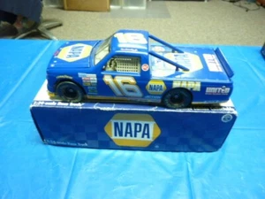 NAPA Nascar Truck Series (1996) driven by Ron Hornaday ( 1/24 scale) NIB - Picture 1 of 5