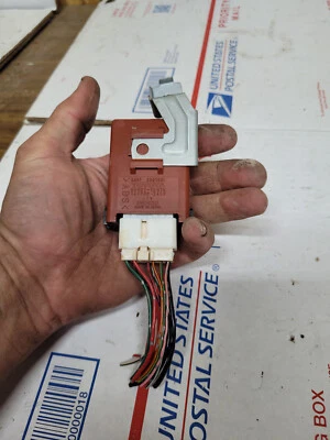 Relé techo corredizo Toyota Rav4 85921-12070 (1997-2000) Foto 1 de 2