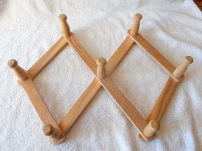 Acordeón de madera de montaje en pared vintage 7 clavijas estante para tazas se expande - granja cottagecore Foto 1 de 4