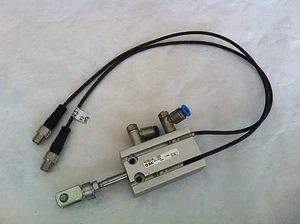 SMC Zylinder CDU16-15D incl. 2x Sensor und 1x Zylinder Aufnahmestück - Picture 1 of 7