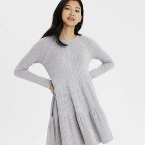AE American Eagle Damen Stufen Babydoll Kleid Größe S Langarm weich grau Neu mit Etikett - Bild 1 von 8