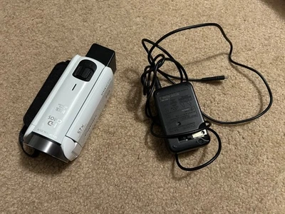 Canon VIXIA HF R700 Full HD 1080p 60fps Camcorder White  - Image 1 of 4