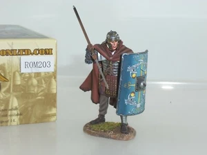 FIRST LEGION ROM203 ROMAN LEGIONNAIRE LEGIO XXX STANDING READY WITH PILUM FIGURE - Picture 1 of 2