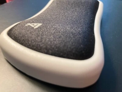 Reposamuñecas ergonómico para ratón, con ruedas de deslizamiento suave Foto 1 de 4