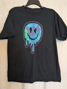 No Tag- Black Tee with Smiley Graphic adult sz M - Picture 1 of 2