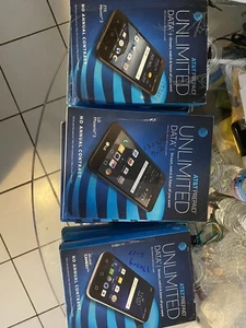 10 Prepaid-Handys – silberfarbenes (AT&T) Smartphone - Bild 1 von 5