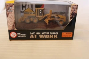 HO Scale Norscot, Caterpillar 163H Motor Grader With Case, Die Cast BNOS - Picture 1 of 3