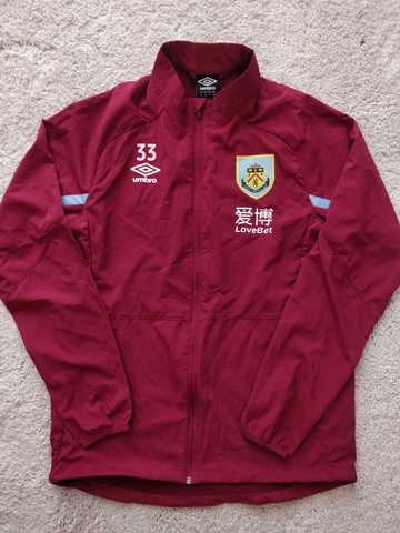 Umbro BURNLEY FC #33 Jacket Soccer Football England Burgundy Sweatshirt LoveBet Cover