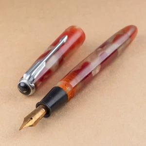 Pluma Estilográfica Nishio Años 40 Mármol Rojo Celuloide Relleno Iridio Plumín - Imagen 1 de 5
