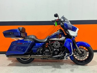 2017 Harley-Davidson Touring Street Glide® Special - Image 1 of 4