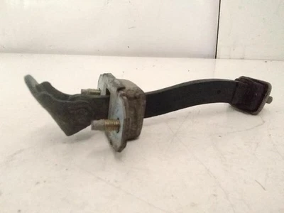 61124SC002 801062 Freno puerta SUBARU FORESTER S10 (SF) 2.0 GLX (2000) 1997 Foto 1 de 2