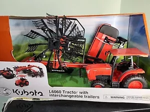 Kubota 77700-13366 L6060 toy tractor w/hay equipment - Picture 1 of 4