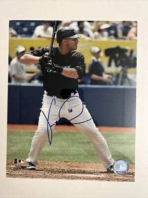 VERNON WELLS TORONTO BLUE JAYS SIGNED AUTOGRAPHED 8x10 PHOTO - Image 1 of 2
