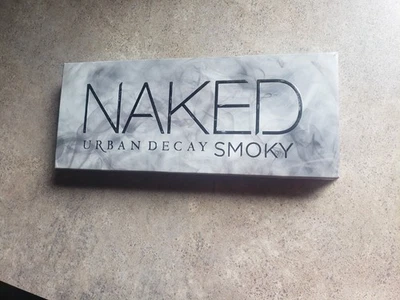 RARE! Smoky Urban Decay Naked Eyeshadow Palette. Discontinued. 12 Shades. Makeup - Image 1 of 4