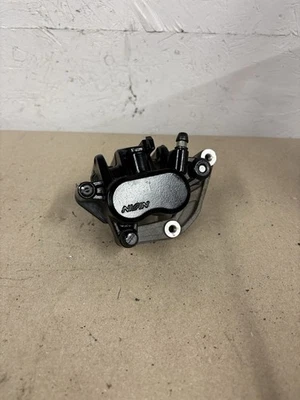 15-22 HONDA CBR300R PINÇA DE FREIO DIANTEIRA DIREITA Fabricante de Equipamento Original #0087 - Imagem 1 de 4