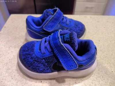 малыш мальчика королевский синий Nike Flex спортивная обувь размер 5C почти идеальный низкий shpng - Изображение 1 из 4
