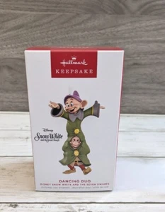Hallmark Keepsake 2023 Disney Snow White And The Seven Dwarfs Dancing Duo - Picture 1 of 6