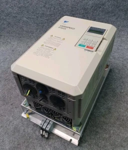 YASKAWA VARISPEED 616G5, CIMR-G5C4011, SPEC. 40111F + DIGITAL OPERATOR JVOP-130 - Picture 1 of 15