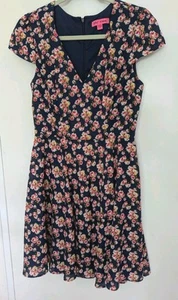 Vestido Betsey Johnson Floral Rosa y Azul Línea A, Manga Gorra, Cuello en V Talla 6 - Imagen 1 de 8