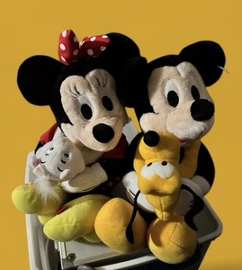 Applause Disney MINNIE & Mickey Mouse Holding Their Pets - Picture 1 of 9