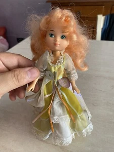 Bambola Lady Lovely Locks Maiden Curling Crown Mattel 1986 da collezione - Foto 1 di 9