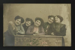 cartolina d'epoca-post card-DONNINE-WOMAN-LADY-FRAU-FEMME 147 - Imagen 1 de 1