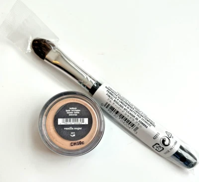 BareMinerals Vanilla Sugar Eye Shadow & Full Tapered Eyeshadow Brush Set - Image 1 of 3