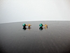 Vintage 1970er HANDARBEIT 6MM MALACHIT PERLE/KUGEL GELBVERGOLDET OHRSTECKER - Bild 1 von 12