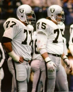 LYLE ALZADO & HOWIE LONG 8X10 PHOTO LOS ANGELES RAIDERS LA PICTURE NFL FOOTBALL - Picture 1 of 1