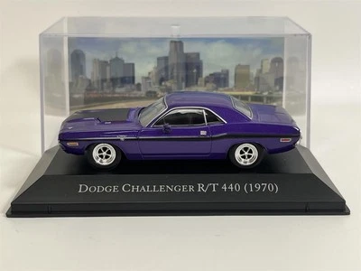 Dodge Challenger R/T 440 Viola 1:43 Collezione Di Auto Americane MAG PPG3 - Immagine 1 di 4