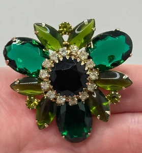 Vintage Juliana? Green Multicolor Rhinestone Flower Brooch Pin - Picture 1 of 10