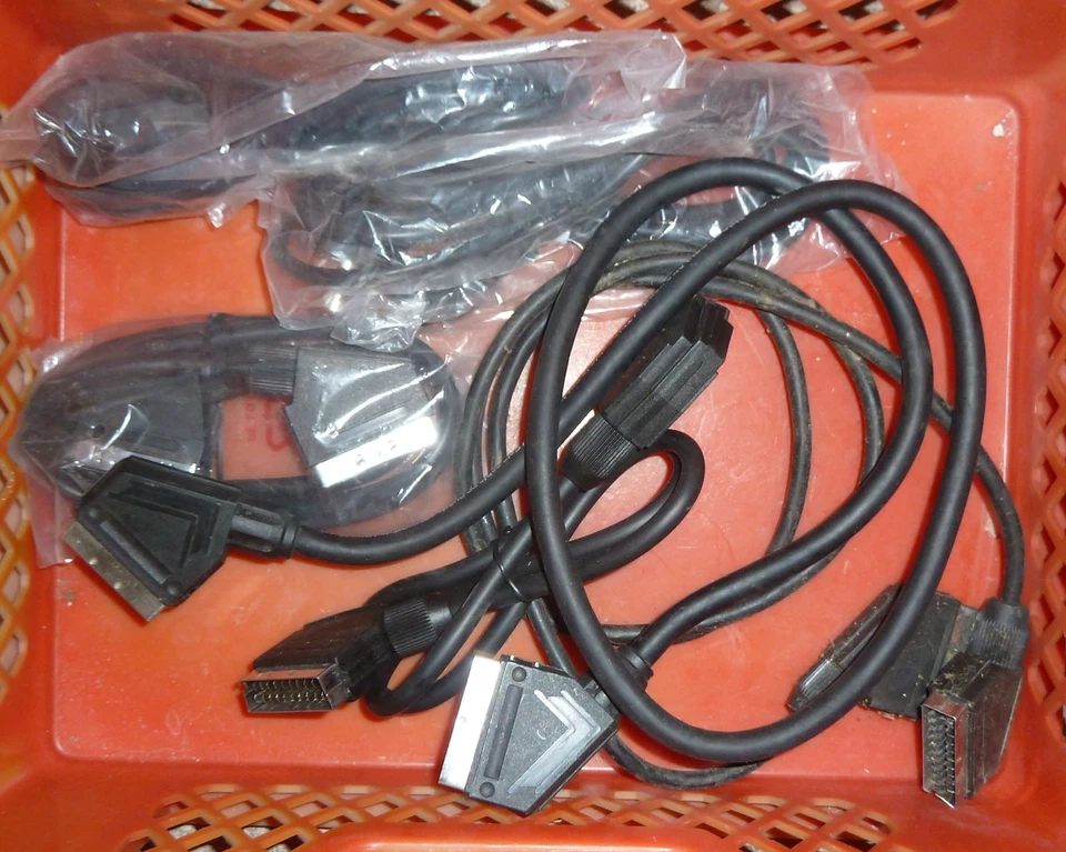10x SCART-Kabel teils noch neu in OVP versiegelt / teils gebraucht fr TV DVD VHS - Bild 1 von 1