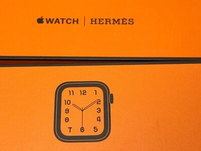 Apple Watch Hermès Series 4 Cellular 44mm Ébène Barenia Single Tour - Gut in OVP - Bild 1 von 4