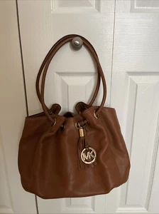 Bolso de Mano Michael Kors Astor Anillo Cuero Marrón/Tostado MK 15"x11"x4 - Imagen 1 de 14