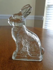 VINTAGE JEANNETTE GLASS RABBIT CHOCOLATE MOLD - Picture 1 of 3