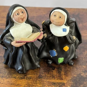 Lot Of 2 Nun Figurines 1996 Friar Folk Singing & 2007 Sister Folk Bad Habits - Picture 1 of 7