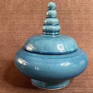 Vintage Turquoise Ceramic Bowl with Lid – Beehive Style, 9.75″ × 9″, Excellent - Picture 1 of 11