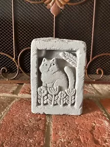 Vtg 1997 Carruth Studio Hand Carved Stone Cat Flowers Wall Plaque Hanging Garden - Picture 1 of 8