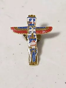 State Of Alaska Native American Orange/Red Totem Pole Souvenir Hat/Lapel Pin - Picture 1 of 3