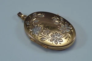9K Yellow Gold Large Oval Locket - Picture 1 of 5