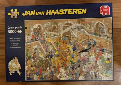 Jan Van Haasteren Galleria delle Curiosità Puzzle 3000 Pezzi Jumbo Fumetto Grafica - Immagine 1 di 4