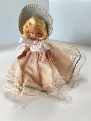 Muñeca Nancy Ann Storybook 'Dainty Dolly' #130 Bisque Frozen Leg Style, sin etiqueta/caja Foto 1 de 4