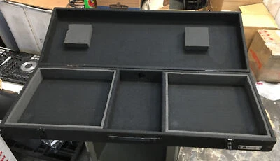 DJ Coffin - Odyssey Carpeted Battle Mode Case FOR Turntable BLACK 18"7"50" - Image 1 of 4