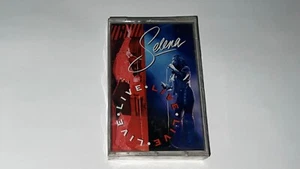 Selena - live - Picture 1 of 2