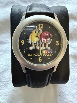 Reloj de cuarzo para mujer M&M 1999 NASCAR Racing Team edición coleccionista Foto 1 de 4